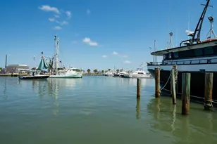 318 W Cotter Ave, Port Aransas, TX 78373 - Photo 11