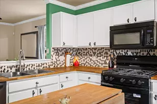 12209 Briarcreek Loop, Manor, TX 78653 - Photo 9