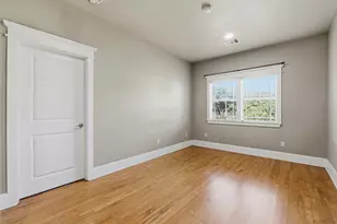 1305 Cometa St, Austin, TX 78721 - Photo 9