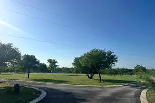 159 Kathy Dr, Lockhart, TX 78644 - Photo 5