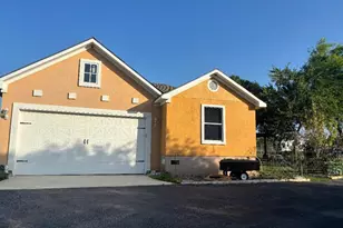 159 Kathy Dr, Lockhart, TX 78644 - Photo 1