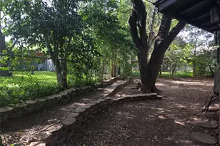 8910 Little Walnut Pkwy, Austin, TX 78758 - Photo 21