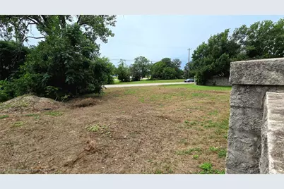 520 W 22nd Street, Georgetown, TX 78626 - Photo 11