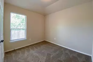 137 Creekside Villa Dr, Kyle, TX 78640 - Photo 9