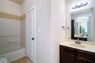 137 Creekside Villa Dr, Kyle, TX 78640 - Photo 11