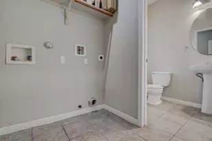 1702 Singleton Ave, Austin, TX 78702 - Photo 11
