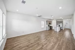 339 Mustang Lk Cir, Buda, TX 78610 - Photo 5