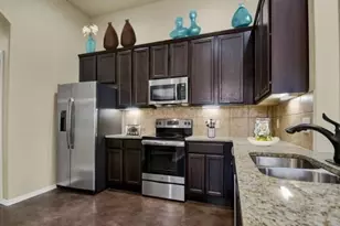 337 Emma Dr, New Braunfels, TX 78130 - Photo 3