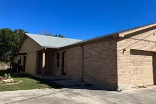 1302 N Bishop St, San Marcos, TX 78666 - Photo 1