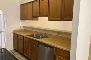 1302 N Bishop St, San Marcos, TX 78666 - Photo 5