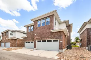 605 W South St, Leander, TX 78641 - Photo 33
