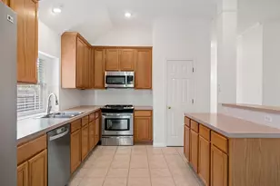 9201 La Siesta Bend, Austin, TX 78749 - Photo 11