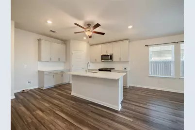 130 Greenspire Lane, Hutto, TX 78634 - Photo 7