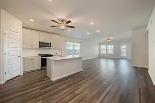 130 Greenspire Ln, Hutto, TX 78634 - Photo 11