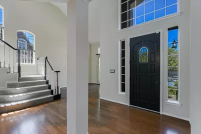 10305 Scull Creek Drive, Austin, TX 78730 - Photo 5