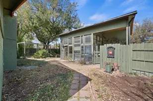 1400 Summit Cir, Taylor, TX 76574 - Photo 33