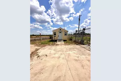 6985 County Road 200 Road, Liberty Hill, TX 78642 - Photo 3