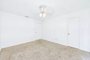 8502 Lyndon Ln, Austin, TX 78729 - Photo 23