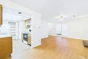 8502 Lyndon Ln, Austin, TX 78729 - Photo 9