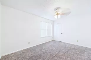 8502 Lyndon Ln, Austin, TX 78729 - Photo 17