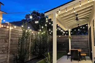 2002 E 9th St, Austin, TX 78702 - Photo 23