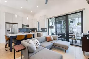2002 E 9th St, Austin, TX 78702 - Photo 3