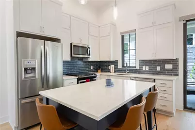 2002 E 9th Street #2, Austin, TX 78702 - Photo 9
