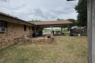 636 E Kempner St, Mabank, TX 75147 - Photo 9