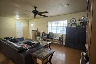 636 E Kempner St, Mabank, TX 75147 - Photo 25