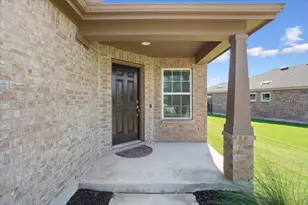 105 Comal Ln, Georgetown, TX 78633 - Photo 5