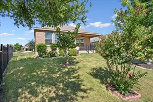 105 Comal Ln, Georgetown, TX 78633 - Photo 27