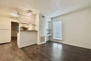 301 W 29th St, Austin, TX 78705 - Photo 5