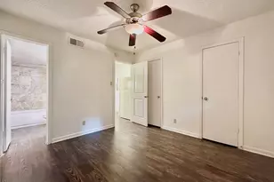 301 W 29th St, Austin, TX 78705 - Photo 3