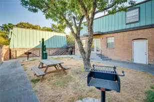 307 E 31st St, Austin, TX 78705 - Photo 33