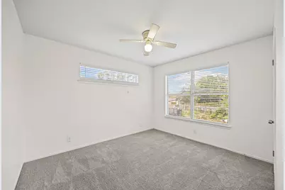 300 Blackson Avenue, Austin, TX 78752 - Photo 17