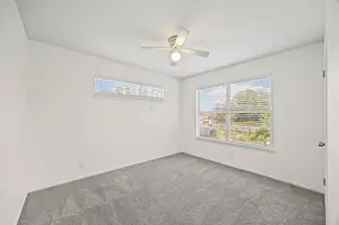 300 Blackson Ave, Austin, TX 78752 - Photo 17
