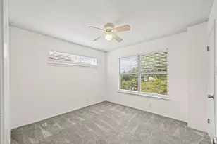300 Blackson Ave, Austin, TX 78752 - Photo 25