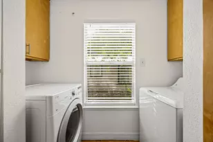 300 Blackson Ave, Austin, TX 78752 - Photo 11