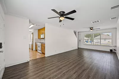 300 Blackson Avenue, Austin, TX 78752 - Photo 3