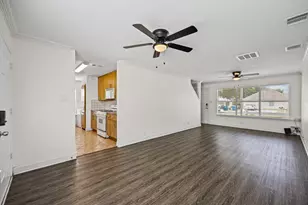 300 Blackson Ave, Austin, TX 78752 - Photo 3