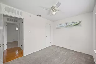 300 Blackson Ave, Austin, TX 78752 - Photo 19