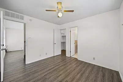 300 Blackson Avenue, Austin, TX 78752 - Photo 13