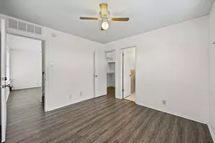 300 Blackson Ave, Austin, TX 78752 - Photo 13