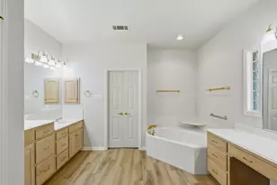 2000 Fountainwood Dr, Georgetown, TX 78633 - Photo 19