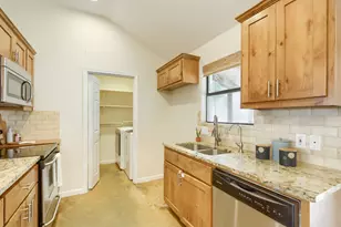 10213 Thomas Ln, Dripping Springs, TX 78620 - Photo 11