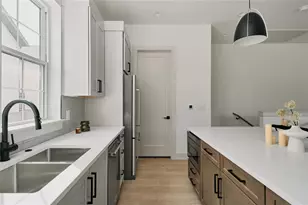 2209 Woodland Ave, Austin, TX 78741 - Photo 11
