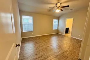 1305 Bear Peak Ln, Pflugerville, TX 78660 - Photo 17