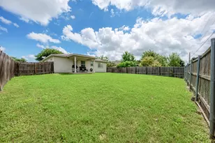 305 Creek Ledge Dr, Hutto, TX 78634 - Photo 33