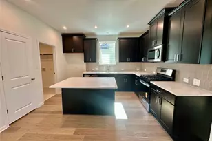 372 Glocken Ln, Kyle, TX 78640 - Photo 9