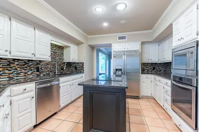 10907 Legends Lane, Austin, TX 78747 - Photo 11